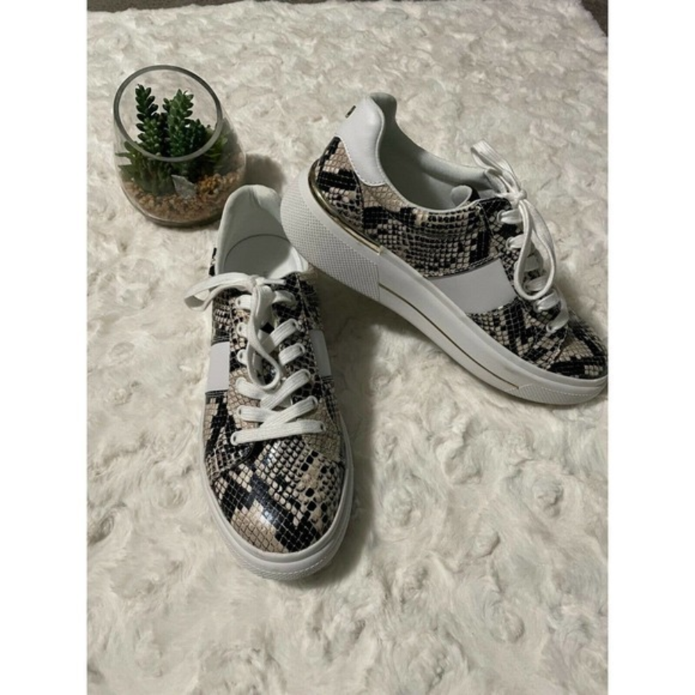 Marc Fisher Snake Design Fashion Sneakers | Women's Size 8 1/2M